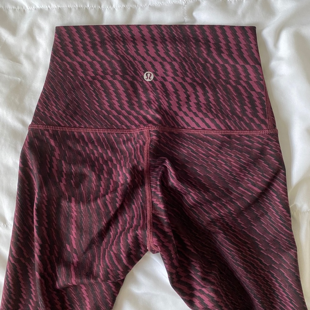 SOLD - Lululemon WunderUnder Leggings